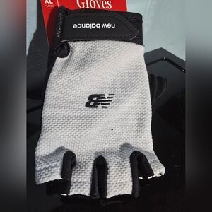 New Balance Black and Gray Fingerless Gloves